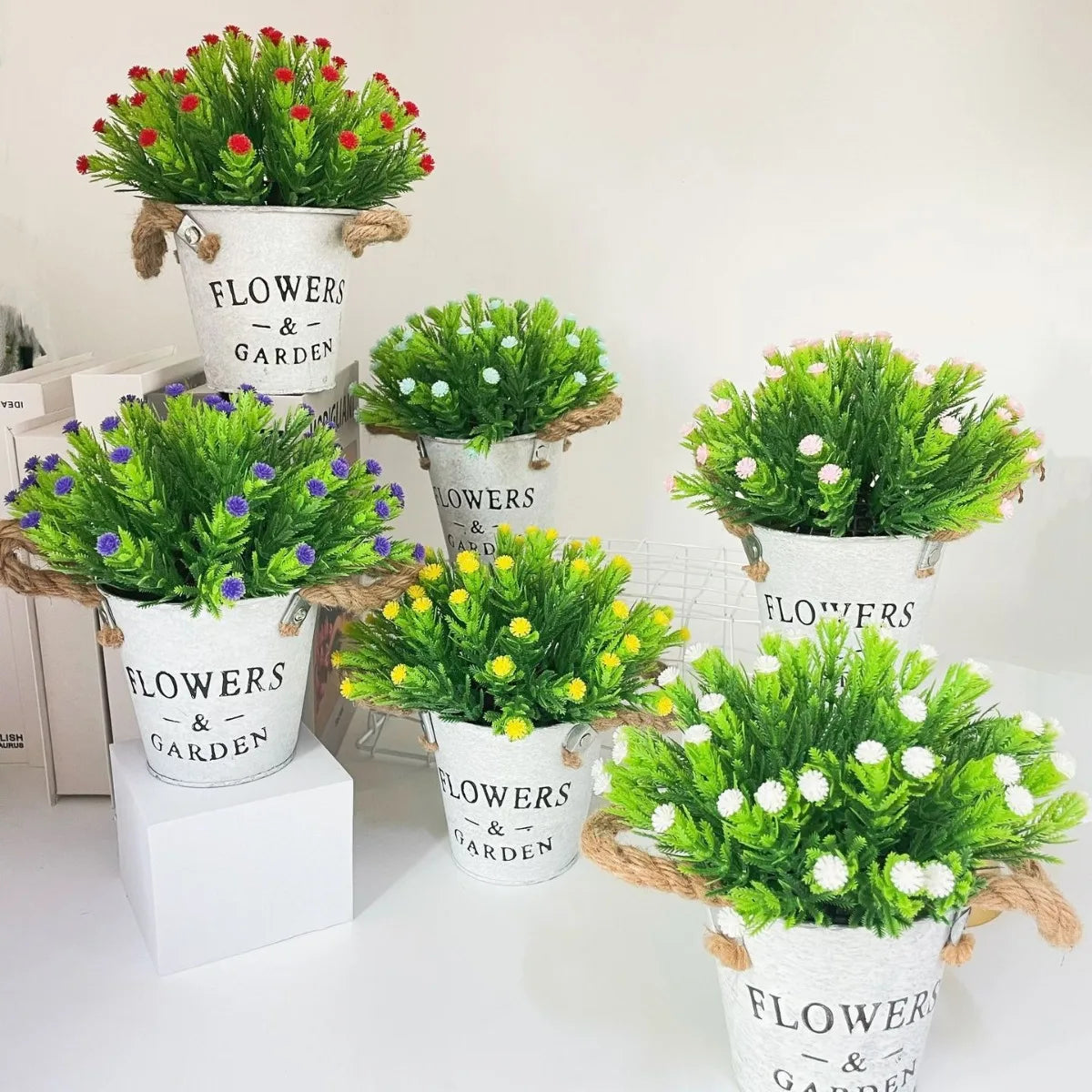 fleur artificielle en pot pour décoration créative et festive - vue 3 sur 10