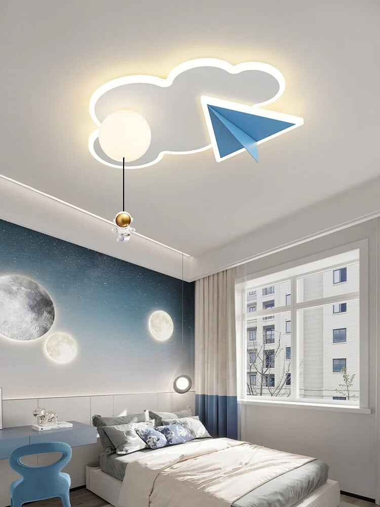 Lampe plafonnier enfant animé astronaute avion nuage.