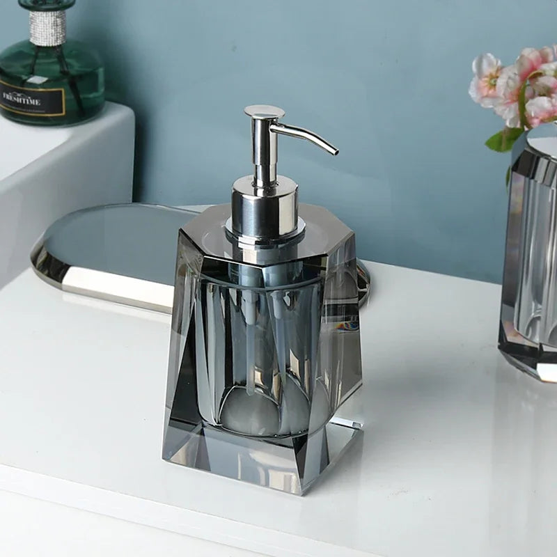 distributeur de savon en verre accessoires de salle de bain luxe - vue 3 sur 16