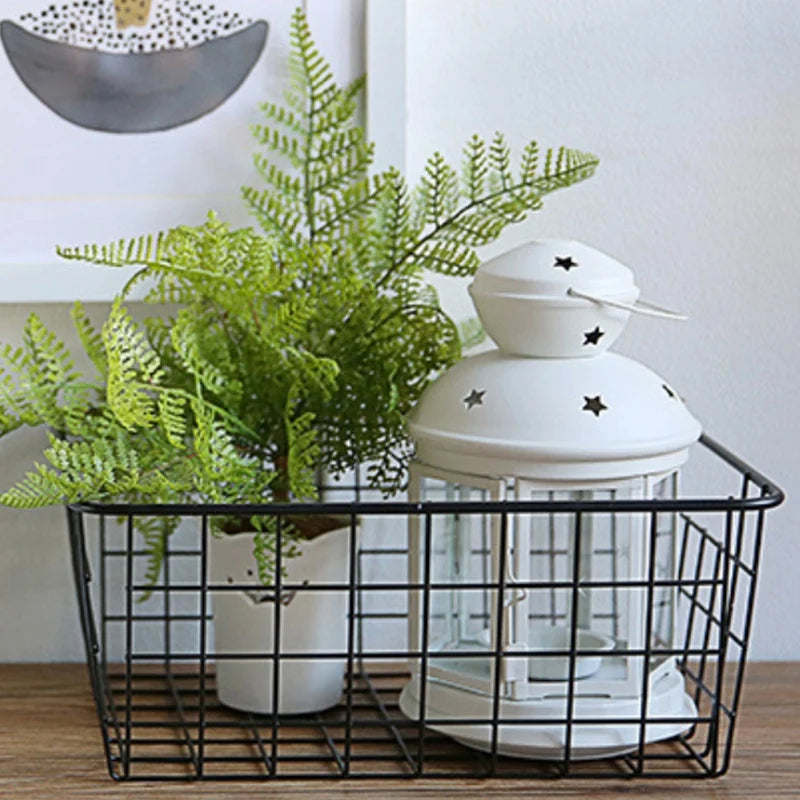 panier de rangement en métal pour organisation pratique et élégante