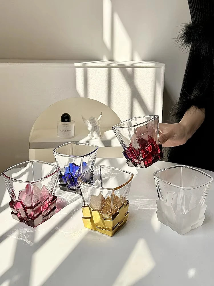 Verre artistique texturé style espace luxe pour whisky - vue 4 sur 7