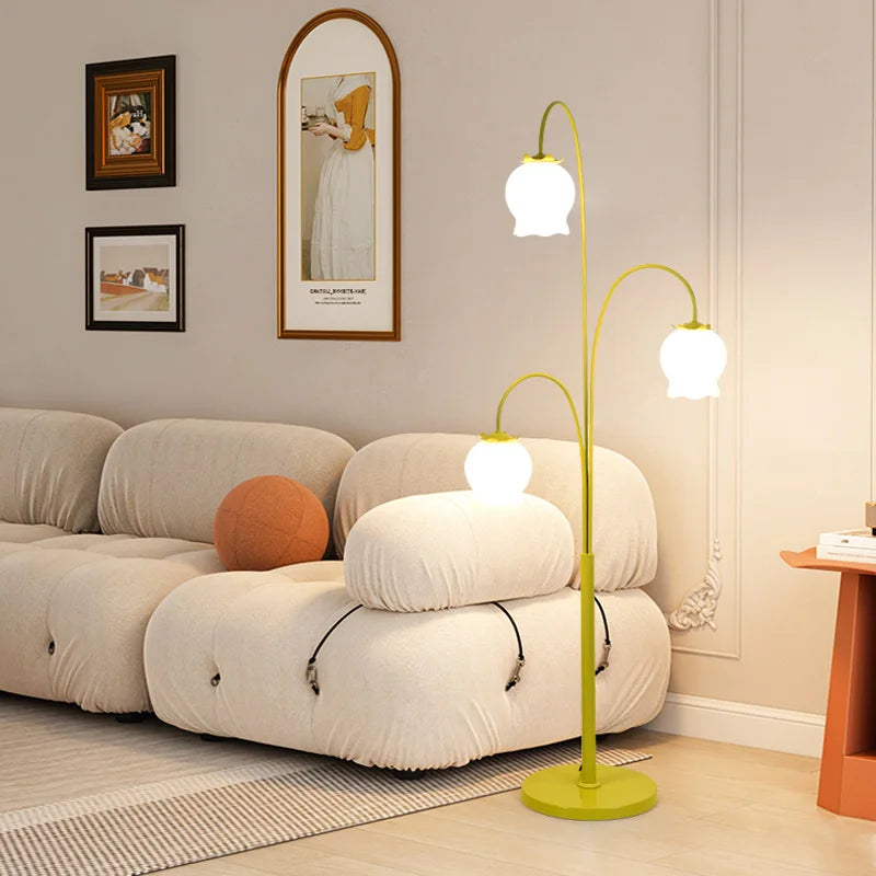 lampe de chevet style américain avec motifs floraux pour cadeau anniversaire - vue 5 sur 8