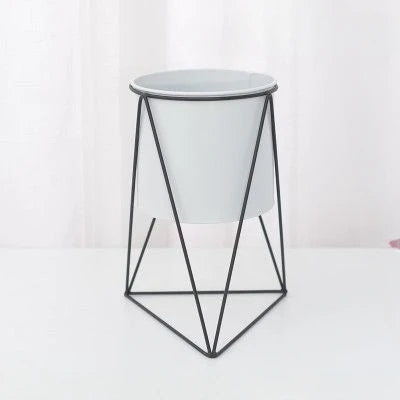 pot de fleurs en métal nordique design pour succulentes - vue 7 sur 8