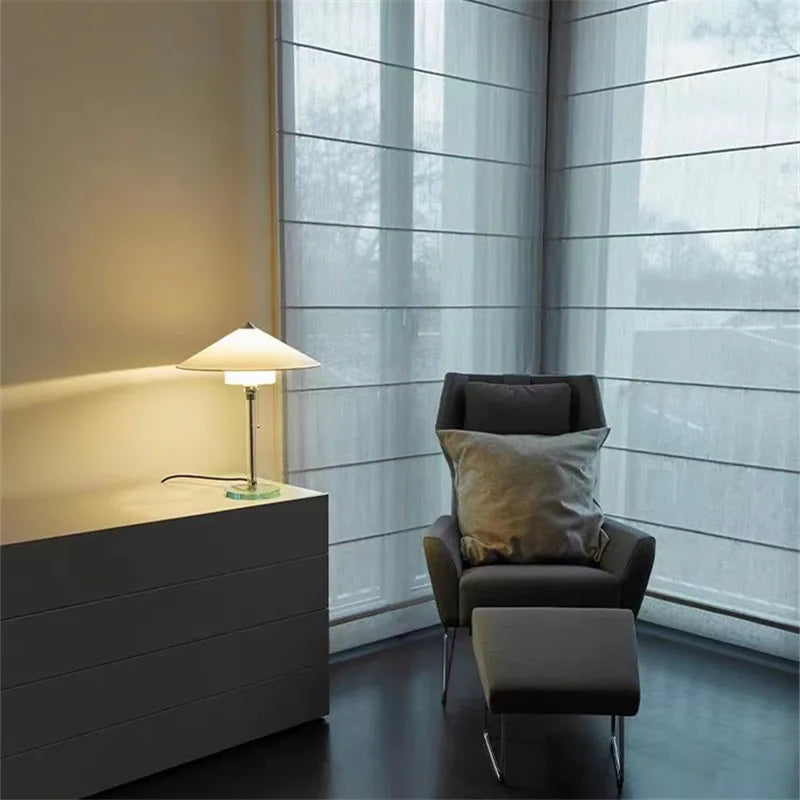 lampe à poser design simple en verre pour lecture et études - vue 5 sur 8