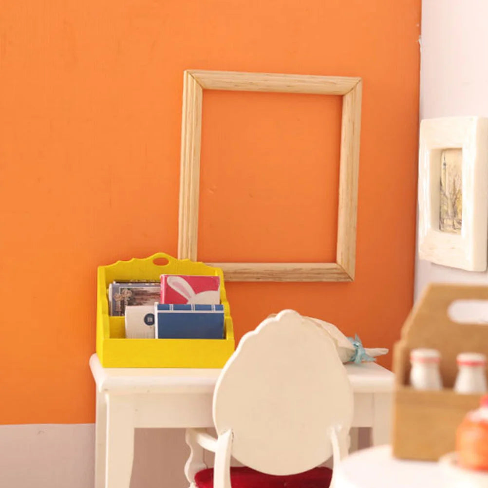 cadre photo miniature en bois pour maison de poupée décoratif - vue 4 sur 7