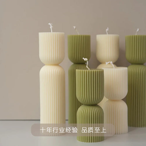 bougies parfumées artisanales avec colonnes rayées et carillons éoliens - vue 2 sur 9