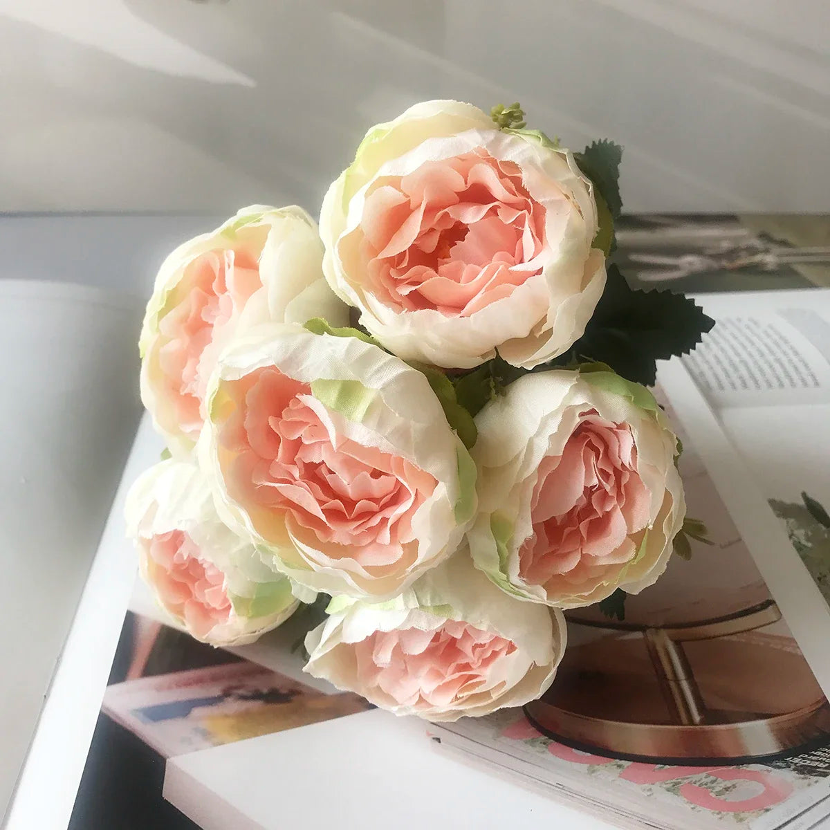 petit bouquet de fleurs artificielles pour décoration printanière et mariage - vue 33 sur 37