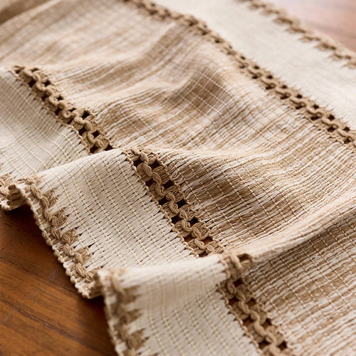 Chemin de table macramé bohème kaki à pompons - vue 6 sur 7