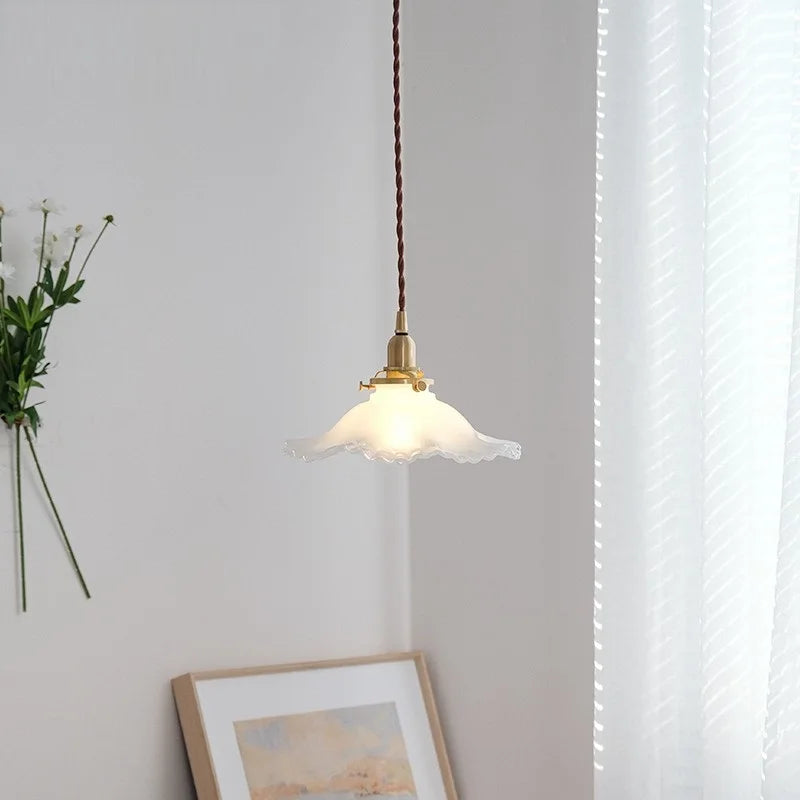 suspension en verre et laiton design nordique vintage - vue 3 sur 6