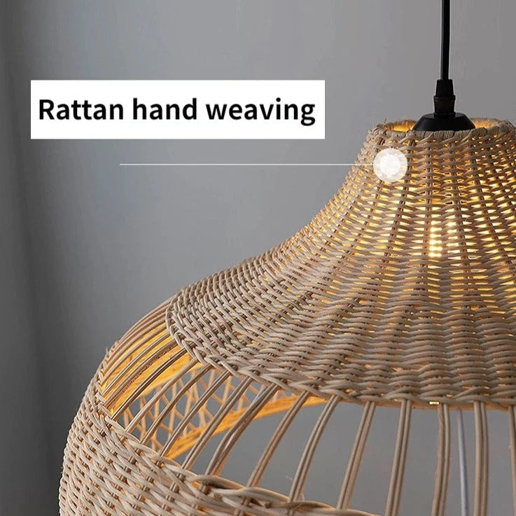 Lustre design en rotin clair