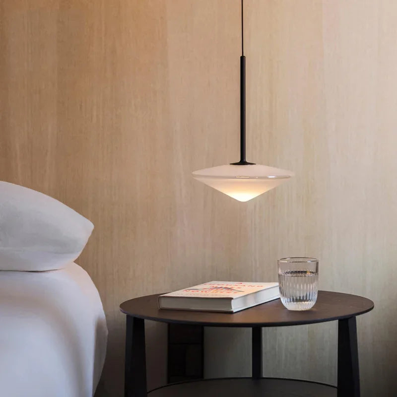 lustre suspendu en forme de verre design élégant - vue 3 sur 9