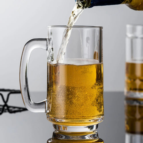 Verre à bière avec anse style chope classique