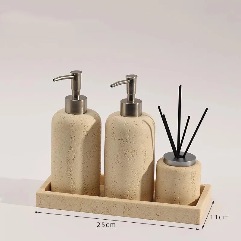 bouteille de désinfectant et accessoires de salle de bain luxe - vue 5 sur 19