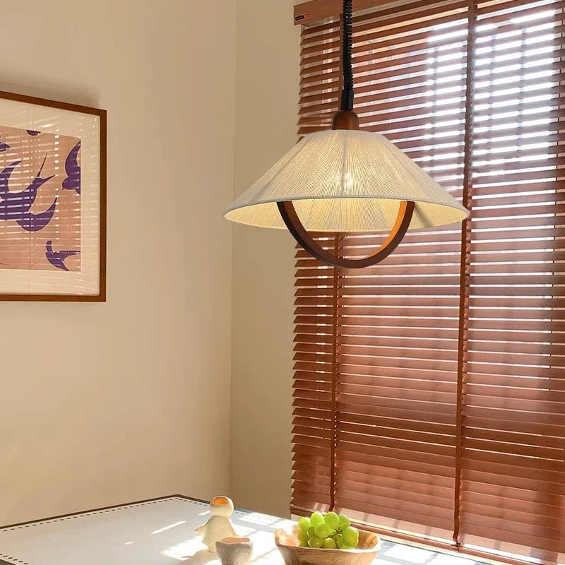 lustre vintage en bois pour décoration intérieure élégante