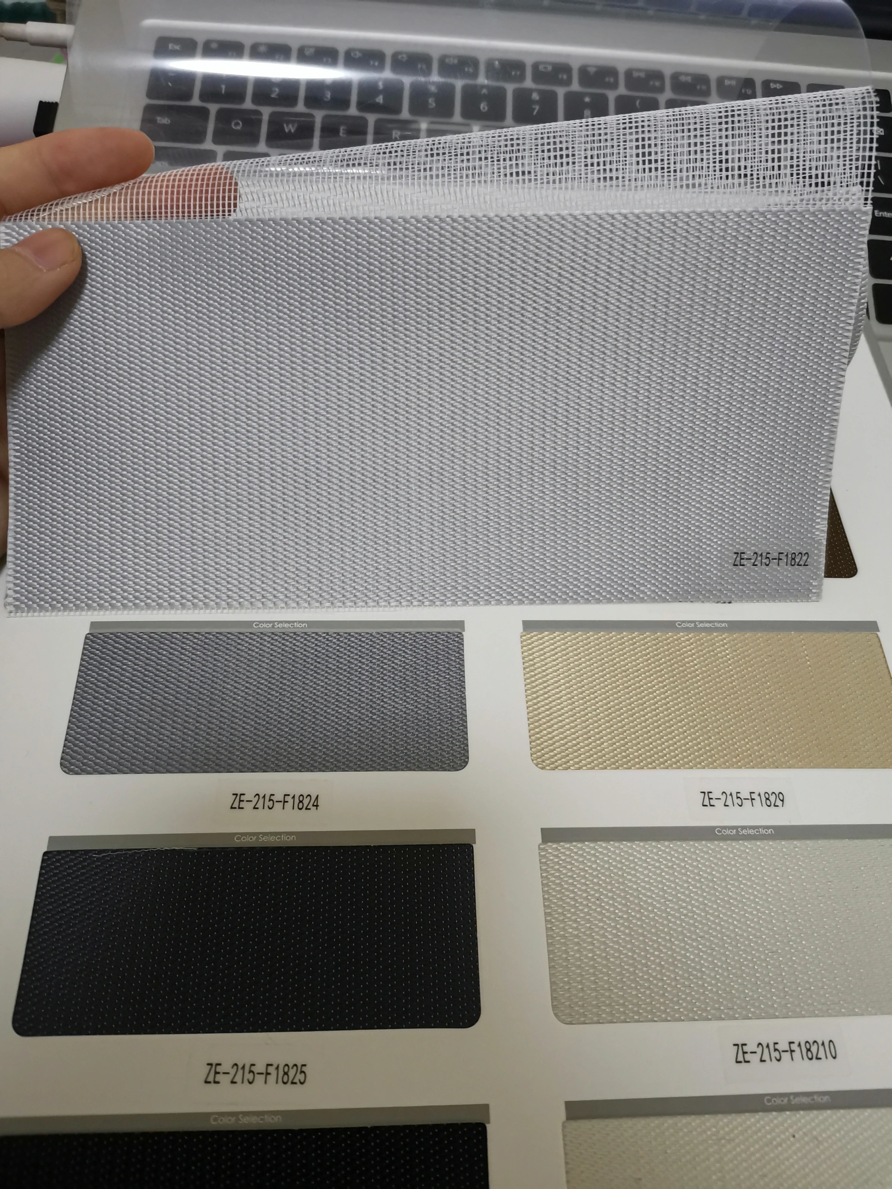 Store enrouleur zébré occultant tissu jacquard pour fenêtre - vue 6 sur 19
