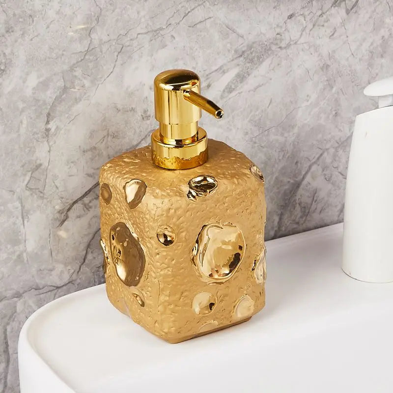 bouteille en céramique dorée décor lune pour lotion - vue 9 sur 11