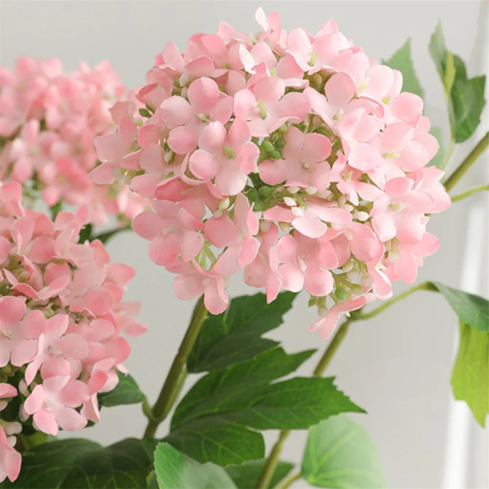 bouquet d'hortensias artificiels en soie pour décoration de mariage - vue 5 sur 13