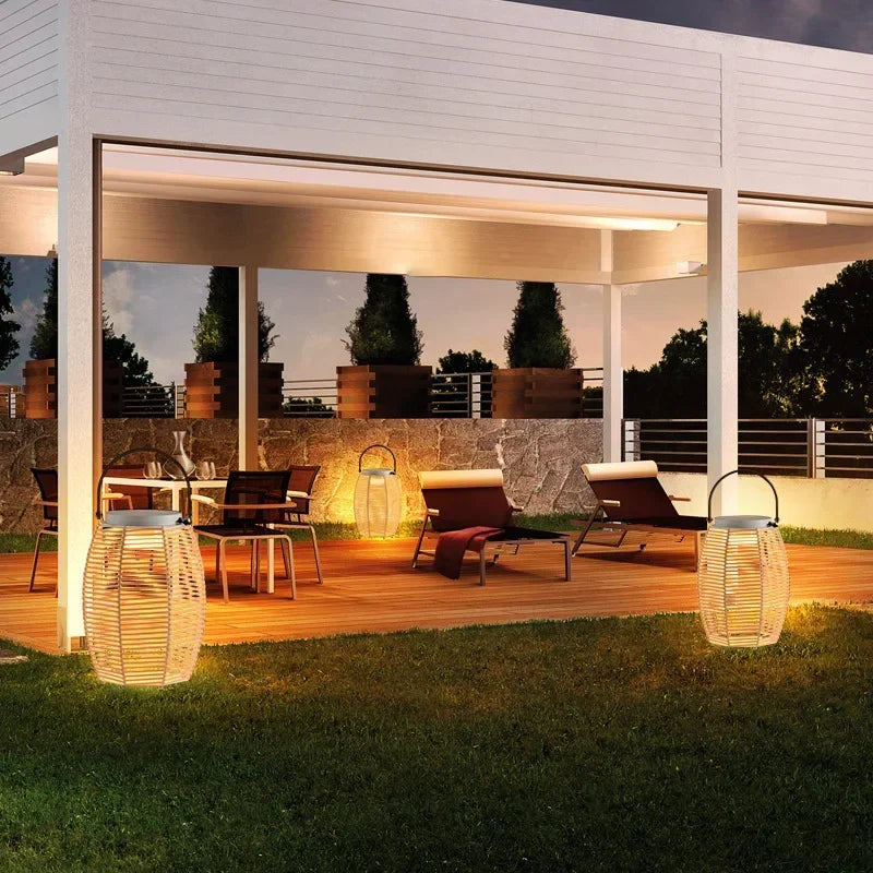 lampes extérieures solaires modernes pour jardins et cour