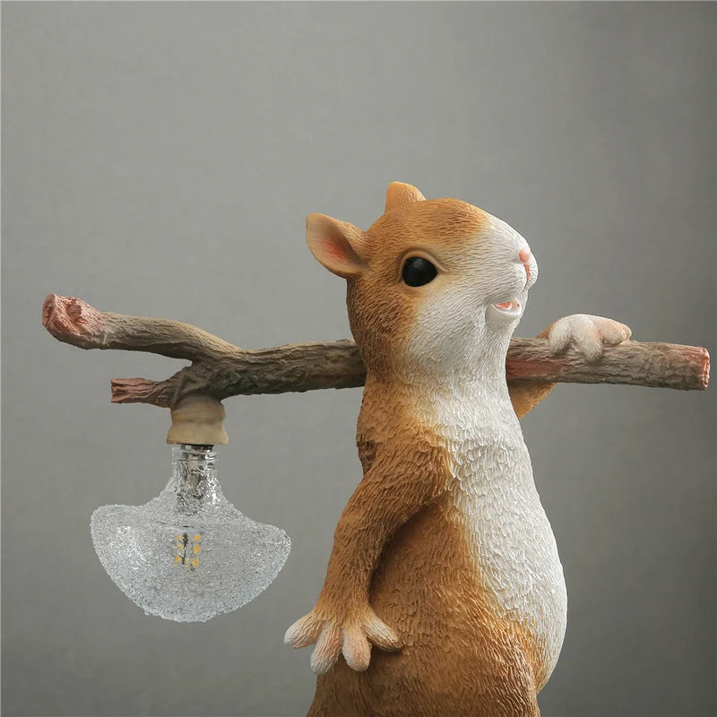 lampe de table écureuil en résine petite veilleuse décorative enfant