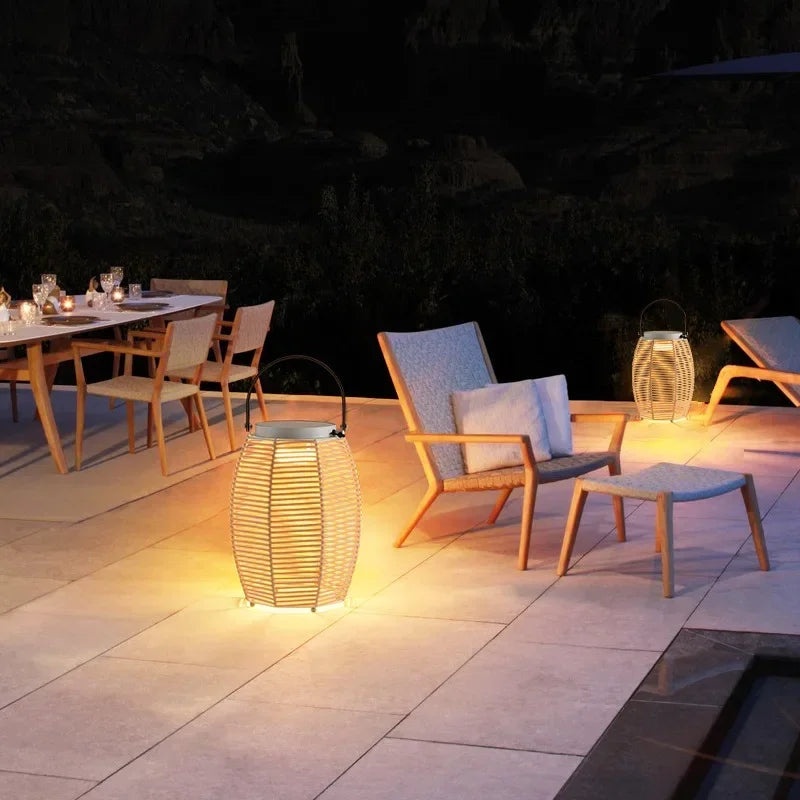 lampes extérieures solaires modernes pour jardins et cour