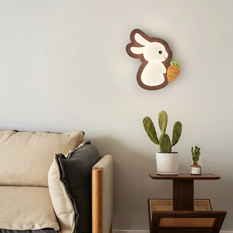 lampe de chevet wabi-sabi japonaise avec base en bois et lapin dessiné pour enfants - vue 4 sur 12