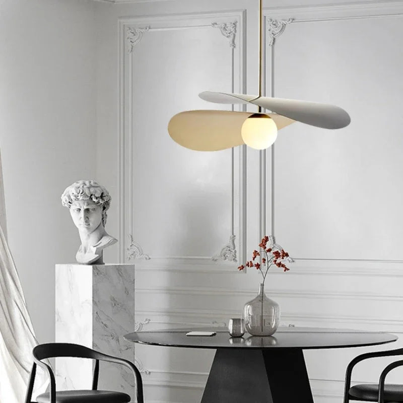 suspension haut de gamme en métal et verre style design artistique