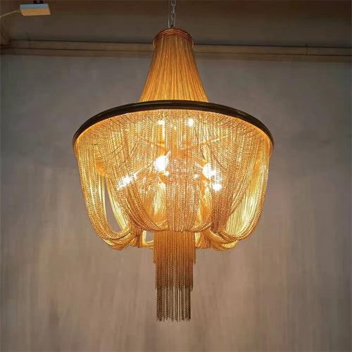 lustre moderne à pampilles en aluminium doré avec chaîne décorative