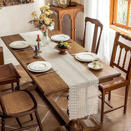 Chemin de table dentelle ajourée style vintage romantique