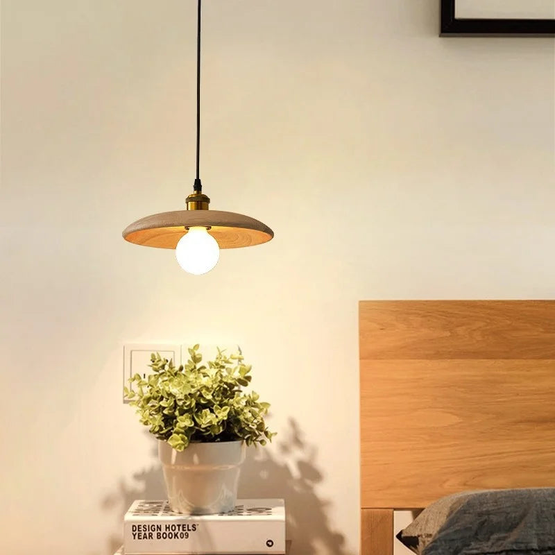 lustre moderne minimaliste en bois massif suspendu - vue 3 sur 9