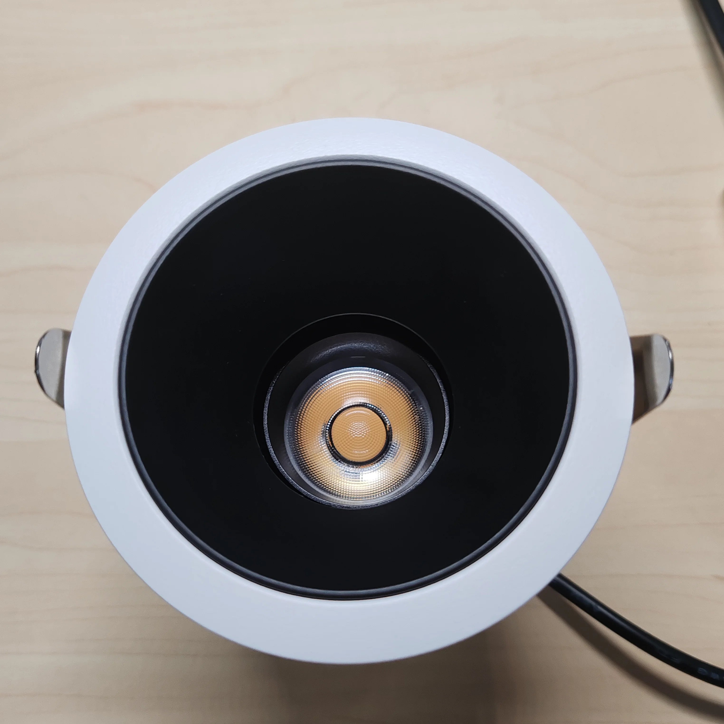 spot led cob zigbee intensité variable en aluminium - vue 5 sur 17