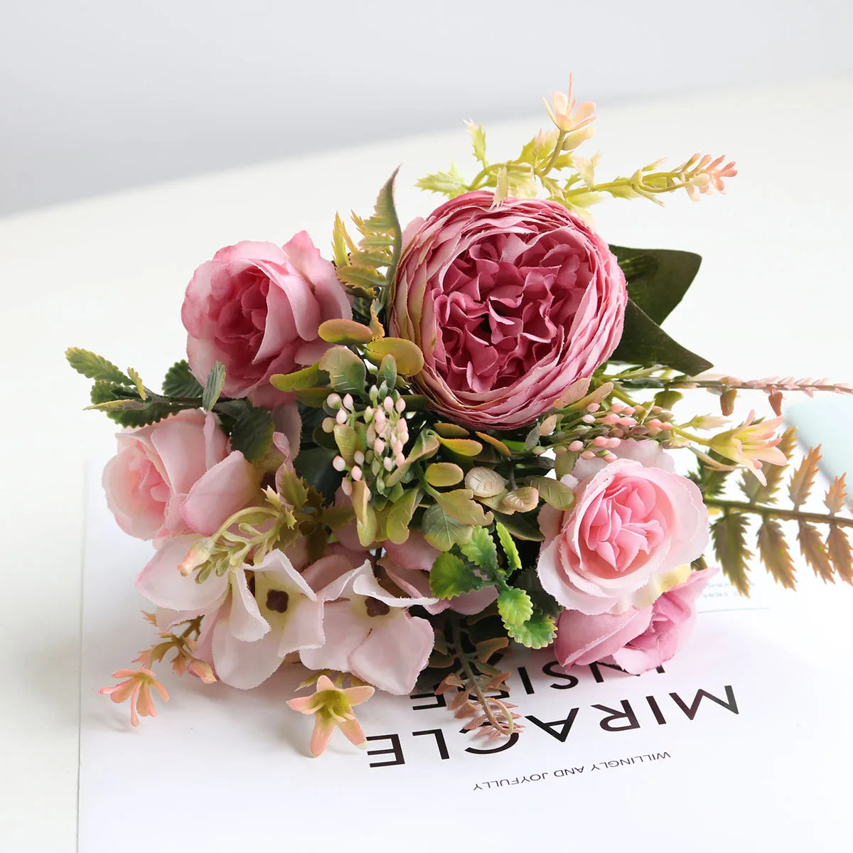 bouquet de fleurs artificielles pour décoration mariage et événements - vue 9 sur 11