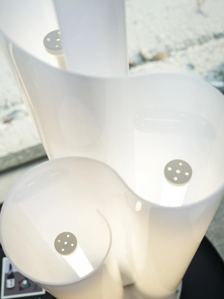 lampe de bureau minimaliste en acrylique transparent et aluminium décoratif