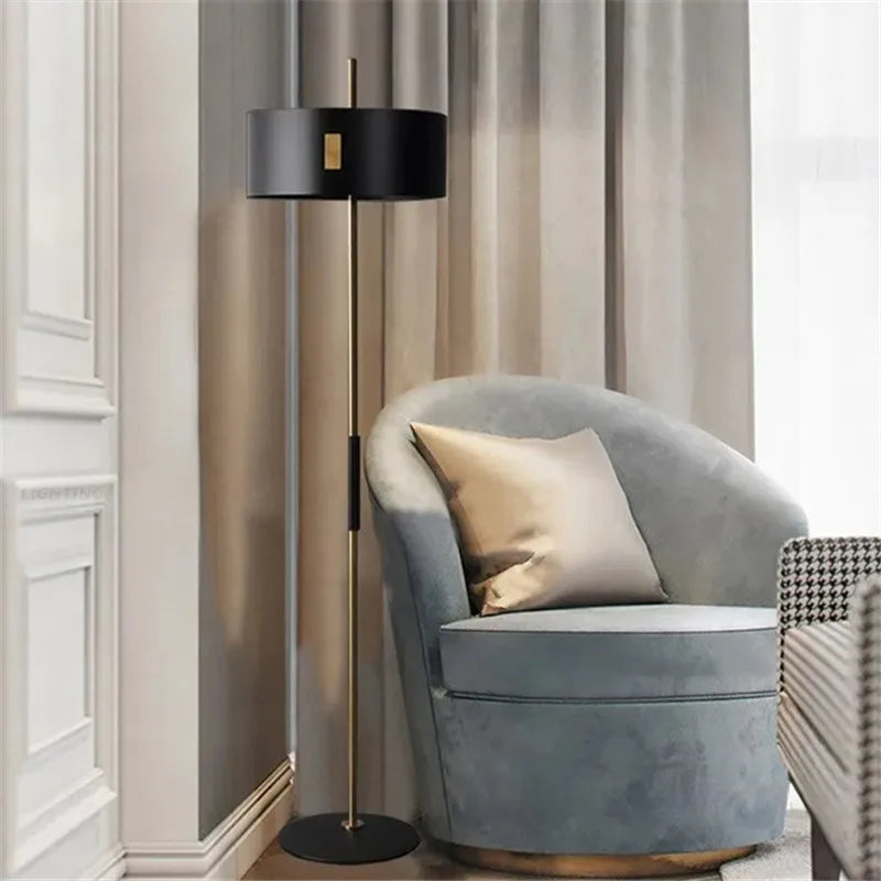 lampadaire minimaliste pour lecture et décoration intérieure