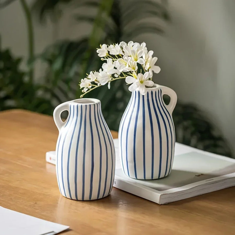 VASE ANCIEN MOUSTIER SIGNE PEINT A LA MAIN H 17 cm + HISTOIRE VASE ANCIEN MOUSTIER SIGNE PEINT A LA MAIN H 17 cm + HISTOIRE
