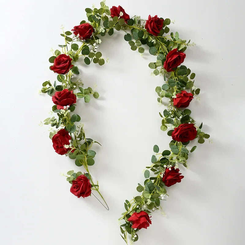 fleurs artificielles roses et plantes vertes pour décoration intérieure