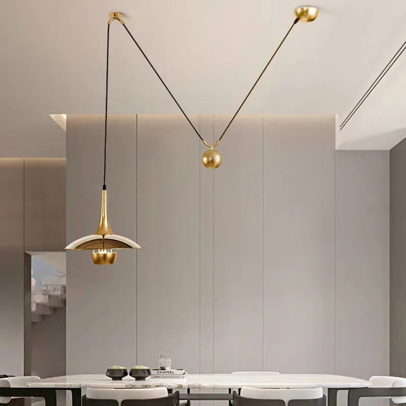 suspension soucoupe volante design pour espaces commerciaux et bars