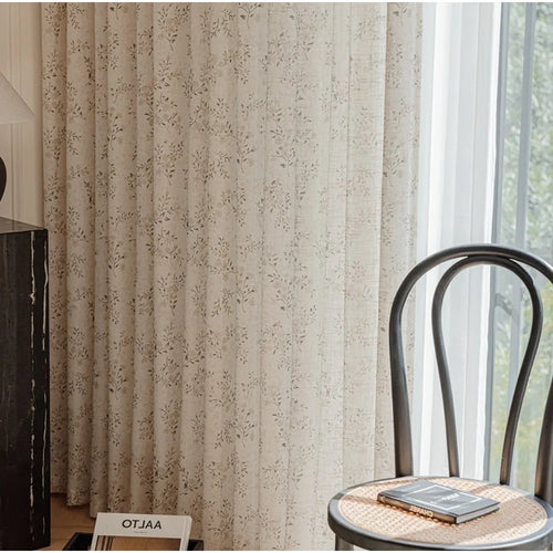 Voilage tulle motifs floraux style campagnard fenêtre salon