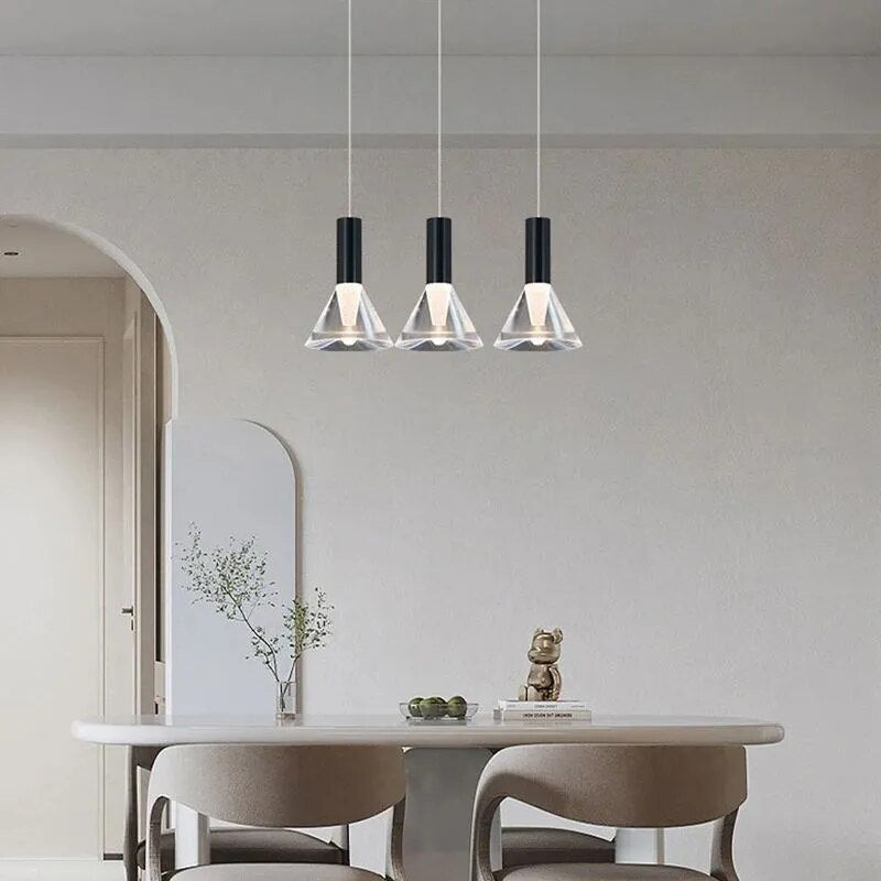 Suspension LED en acrylique conique au design moderne