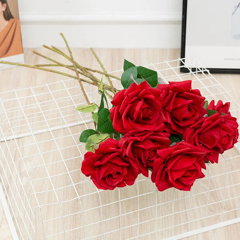 branche de rose artificielle réaliste pour décoration et photographie