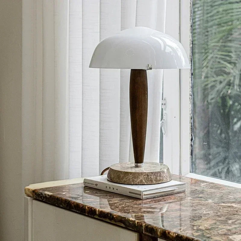 lampe de table moderne en bois et marbre avec abat-jour en verre - vue 5 sur 9