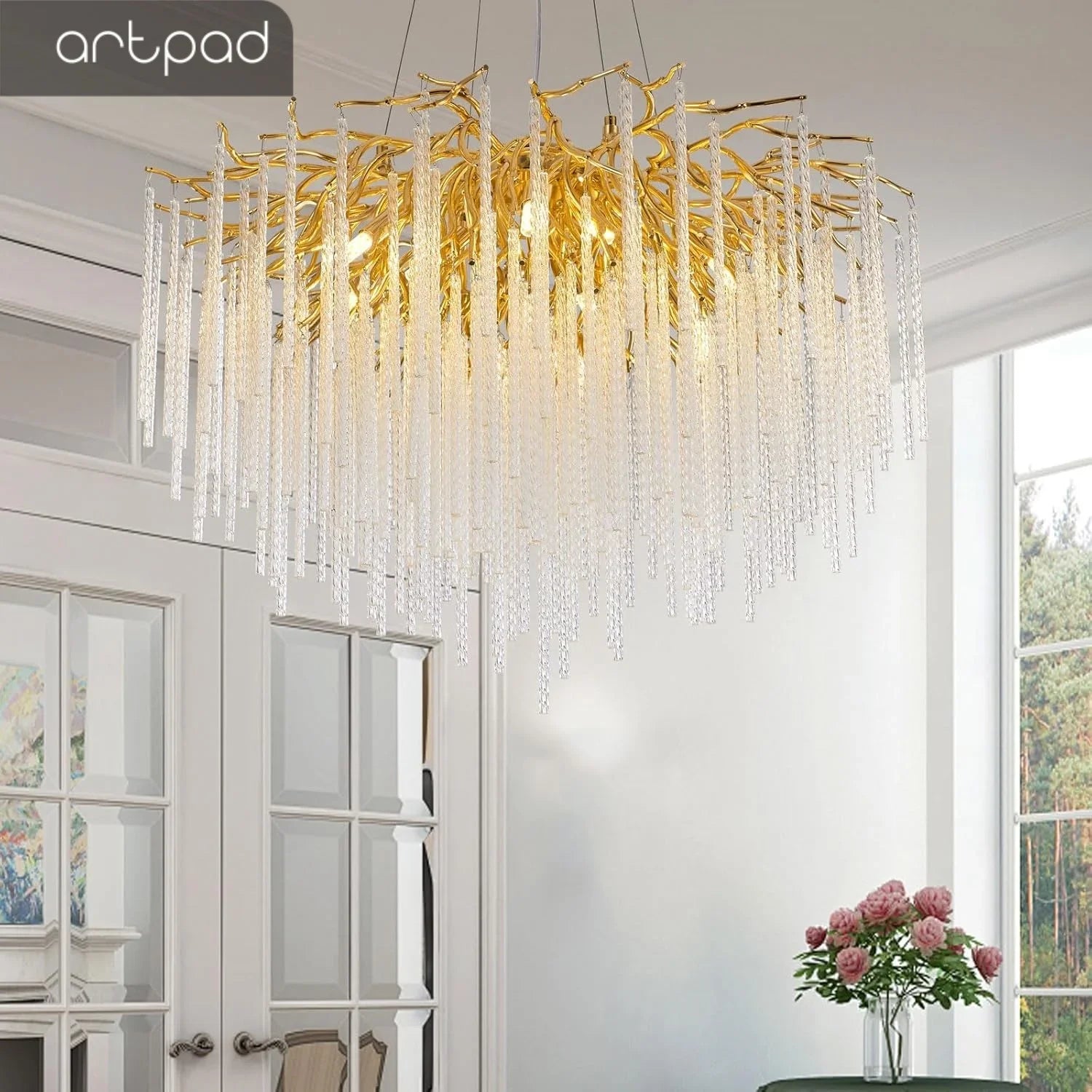 lustre suspendu en cristal doré design moderne pour intérieur élégant