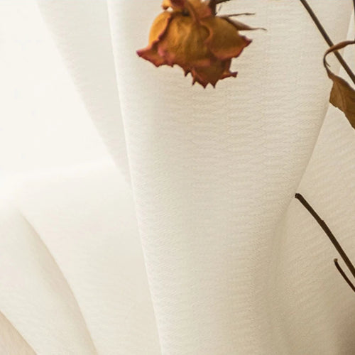 Rideau minimaliste translucide isolant pour salon ou chambre