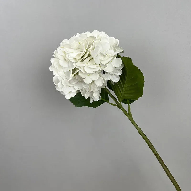 décoration de mariage fleurs artificielles hortensias et roses rouges - vue 12 sur 15
