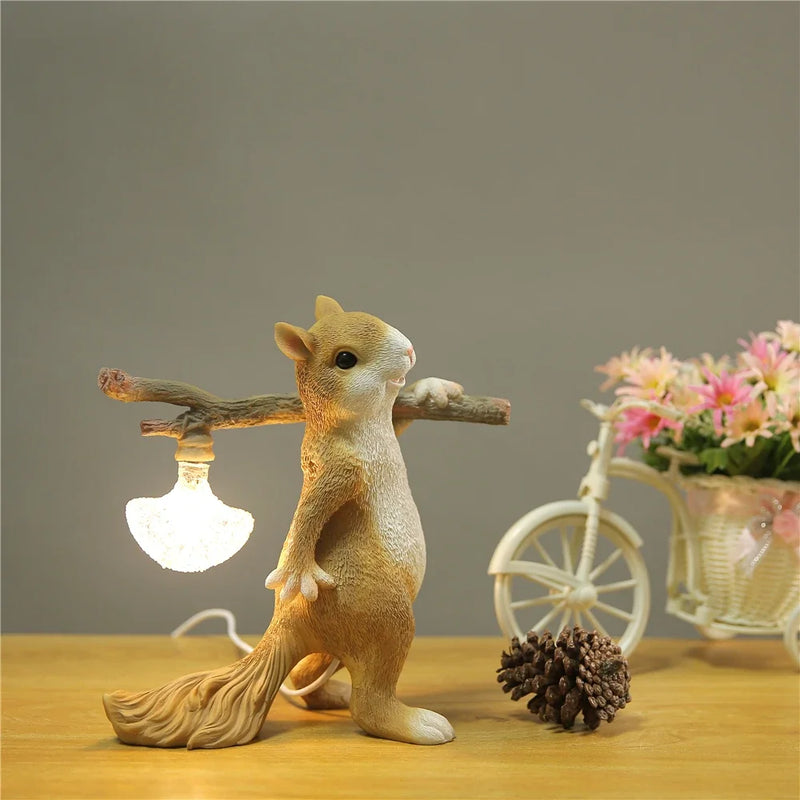 lampe de table écureuil en résine petite veilleuse décorative enfant