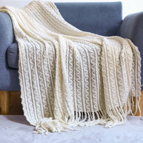 plaid boheme ultra doux a carreaux avec pompons - vue 4 sur 7
