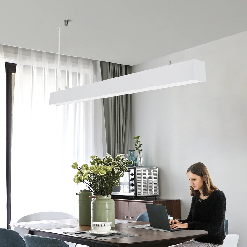 suspension lumineuse réglable pour intérieur moderne et élégant