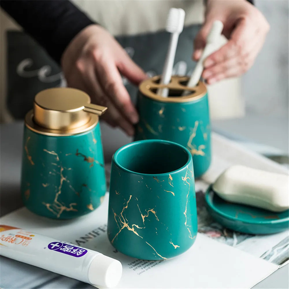 distributeur de savon en céramique et accessoires de bain complets - vue 3 sur 18