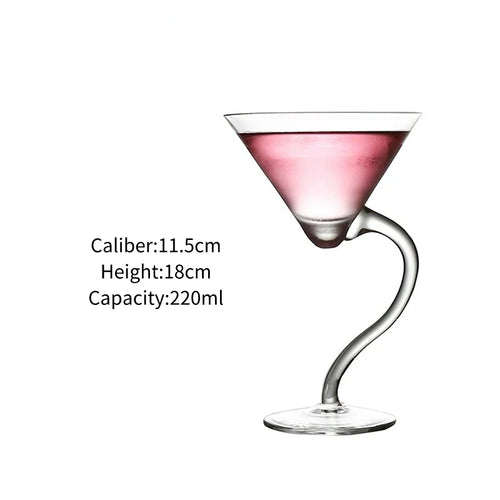 Verres martini incurvés design créatif pour bar maison