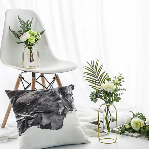 vase géométrique en métal forgé pour décoration moderne - vue 6 sur 8