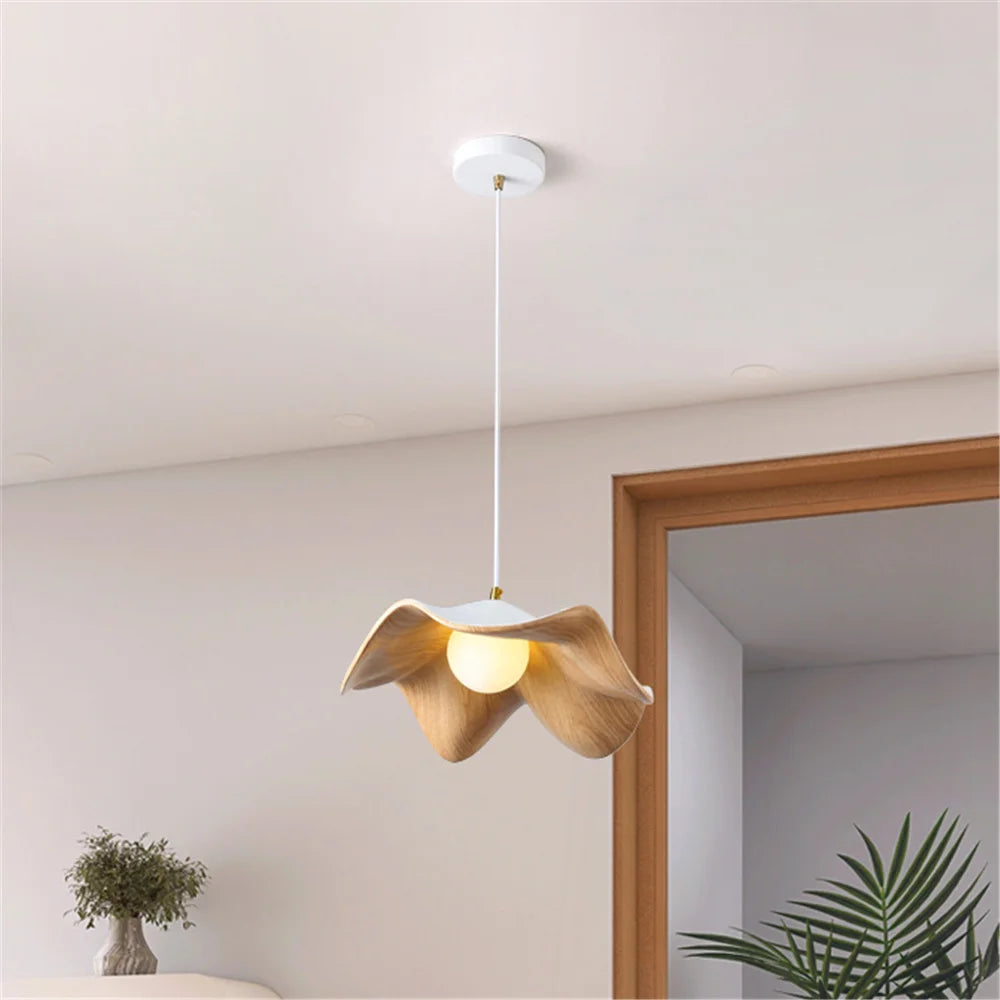 suspension en fer et bois style cottage nordique pour restaurant et loft - vue 5 sur 8